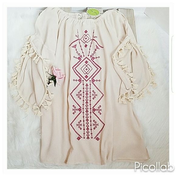 Off-Shoulder Cream w/Tassle Sleeve Tunic - Picture 2 of 7